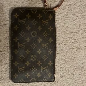 Louis Vuitton Mm monogram wristlet